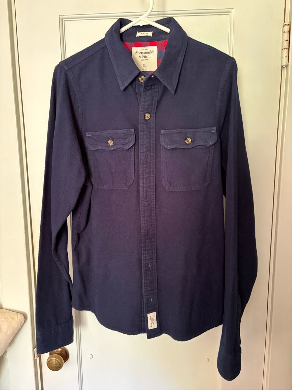 Abercrombie & Fitch Men's Navy Long-Sleeve Button-Up Shirt Muscle Size XL